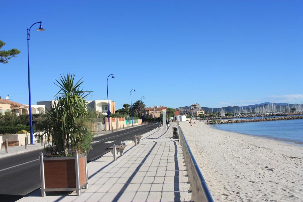 Les Stoechades Aparthotel Hyères Exterior foto